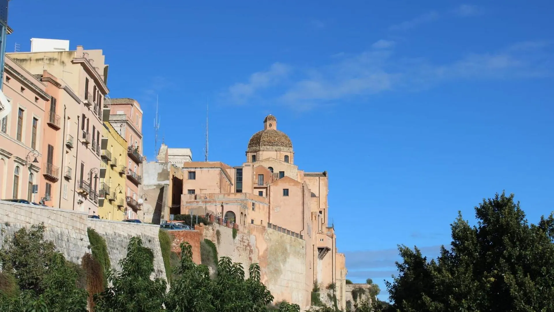 Frore Di Castello Кальяри Апартаменты